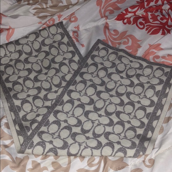 Coach scarf - Picture 2 of 3